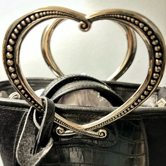 BRIGHTON Corazon Black Pebble Grain/Croc Embossed Bag W/Silver Heart Handles - Picture 3 of 12